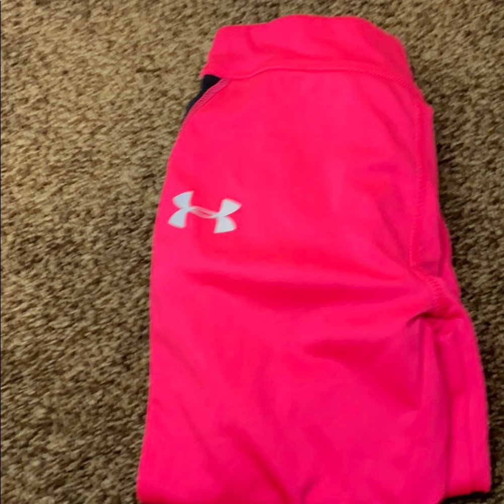 bright pink under amour capris